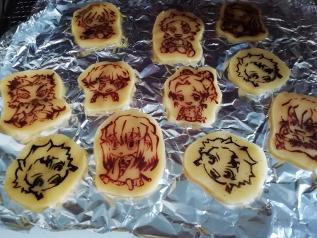 超簡単 鬼滅クッキーの作り方 鬼滅キャラをチョコでお絵描き 手作りクッキーに転写して量産してみた オタク子育て
